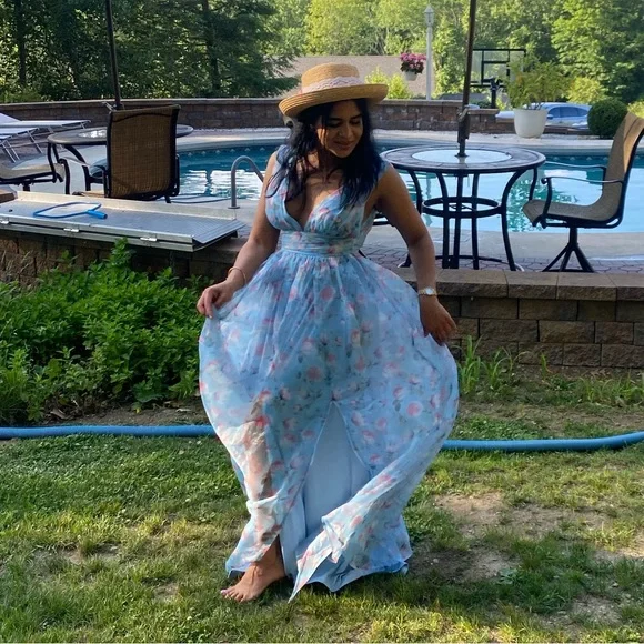 Lulu’s light blue floral print Organza maxi dress